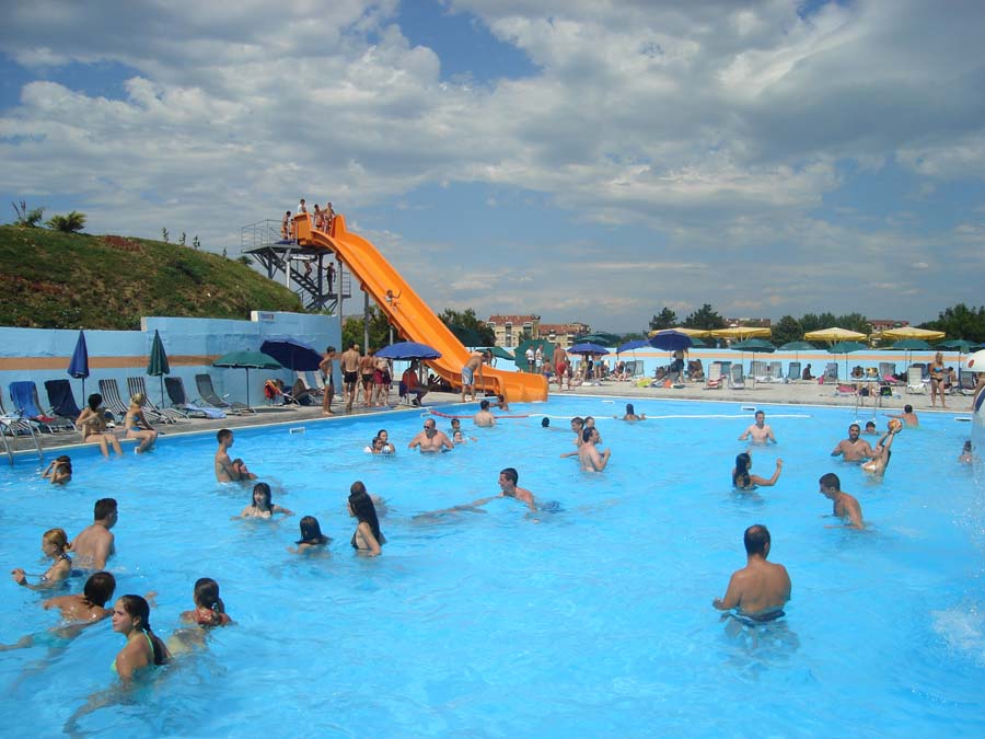 Narandzasti tobogan