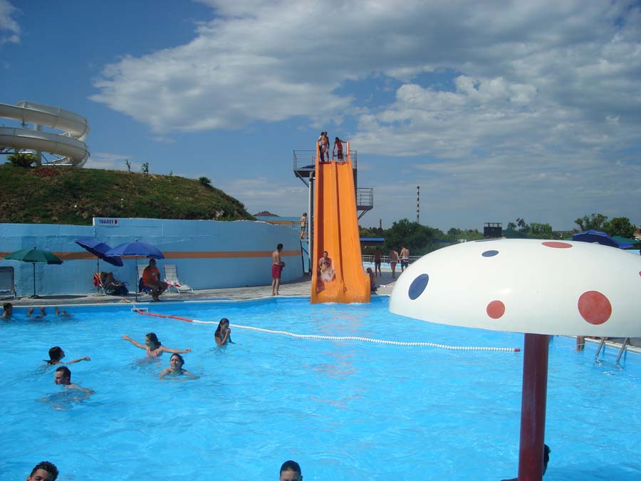 Narandzasti tobogan